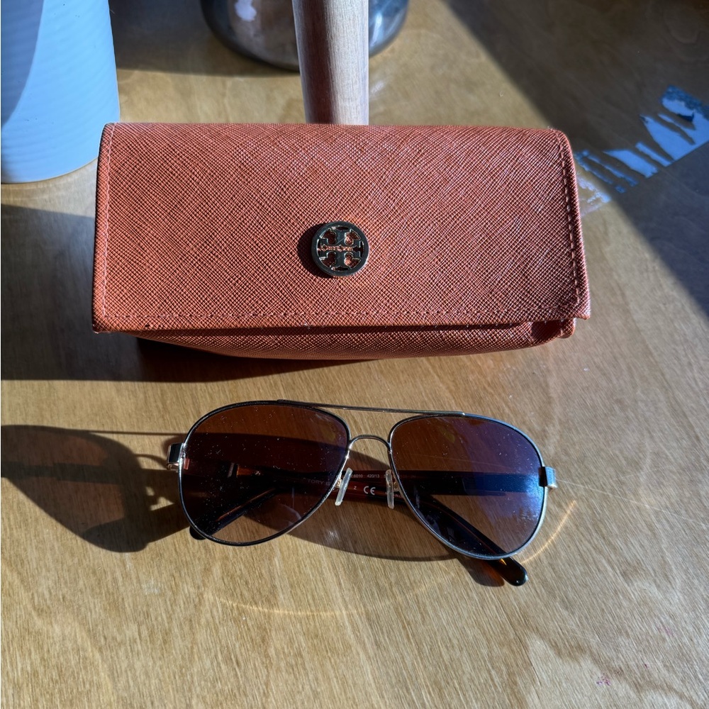 Stylish Brown Sunglasses with Case